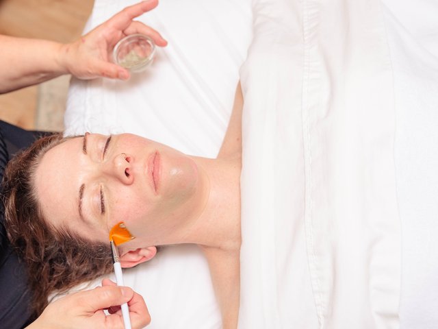 Facial Massage 2024